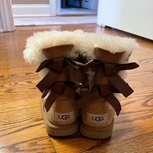 Toddler UGG Bailey Bow Boots US size 10
